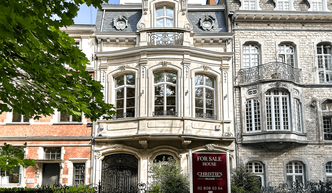 Vastgoed ontruimen vóór verkoop in Brussel: het verborgen prijseffect